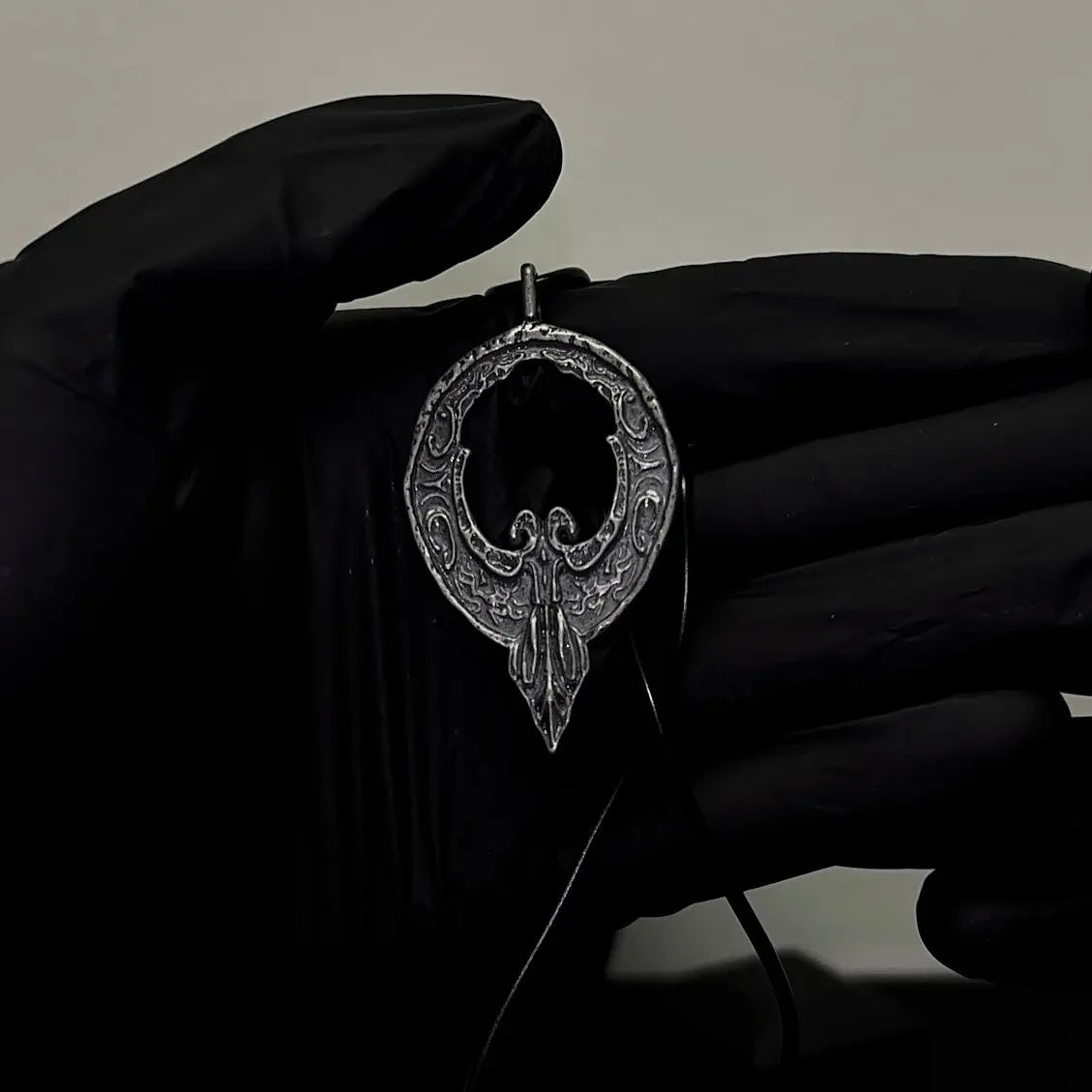 CROW HUNTER PENDANT - Soulith